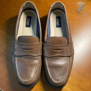 Men’s Bass Monroe II brown leather penny loafers, size 8, EUC, top quality